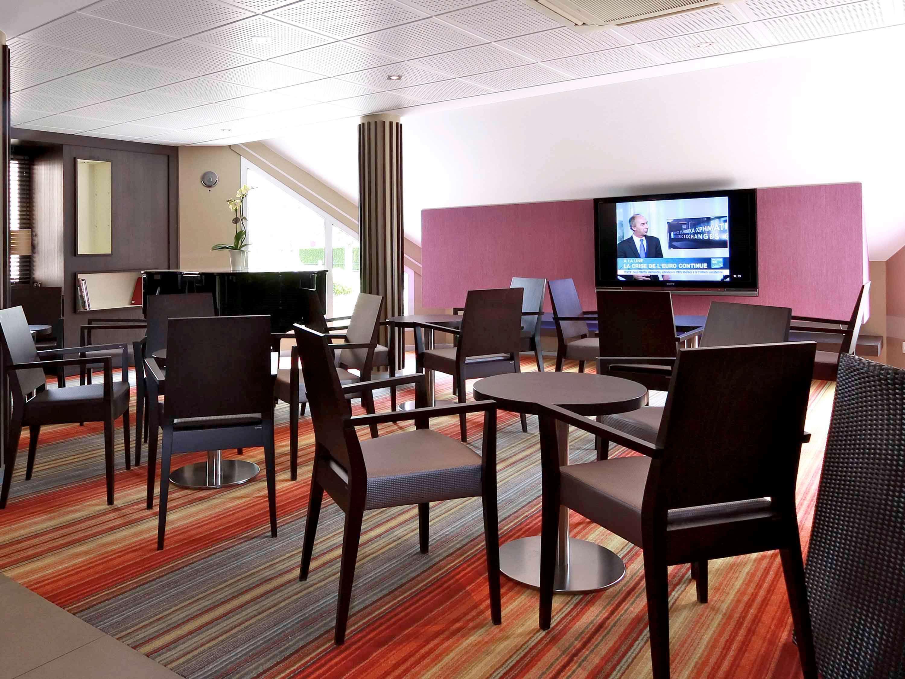 Mercure Hexagone Luxeuil Exteriör bild