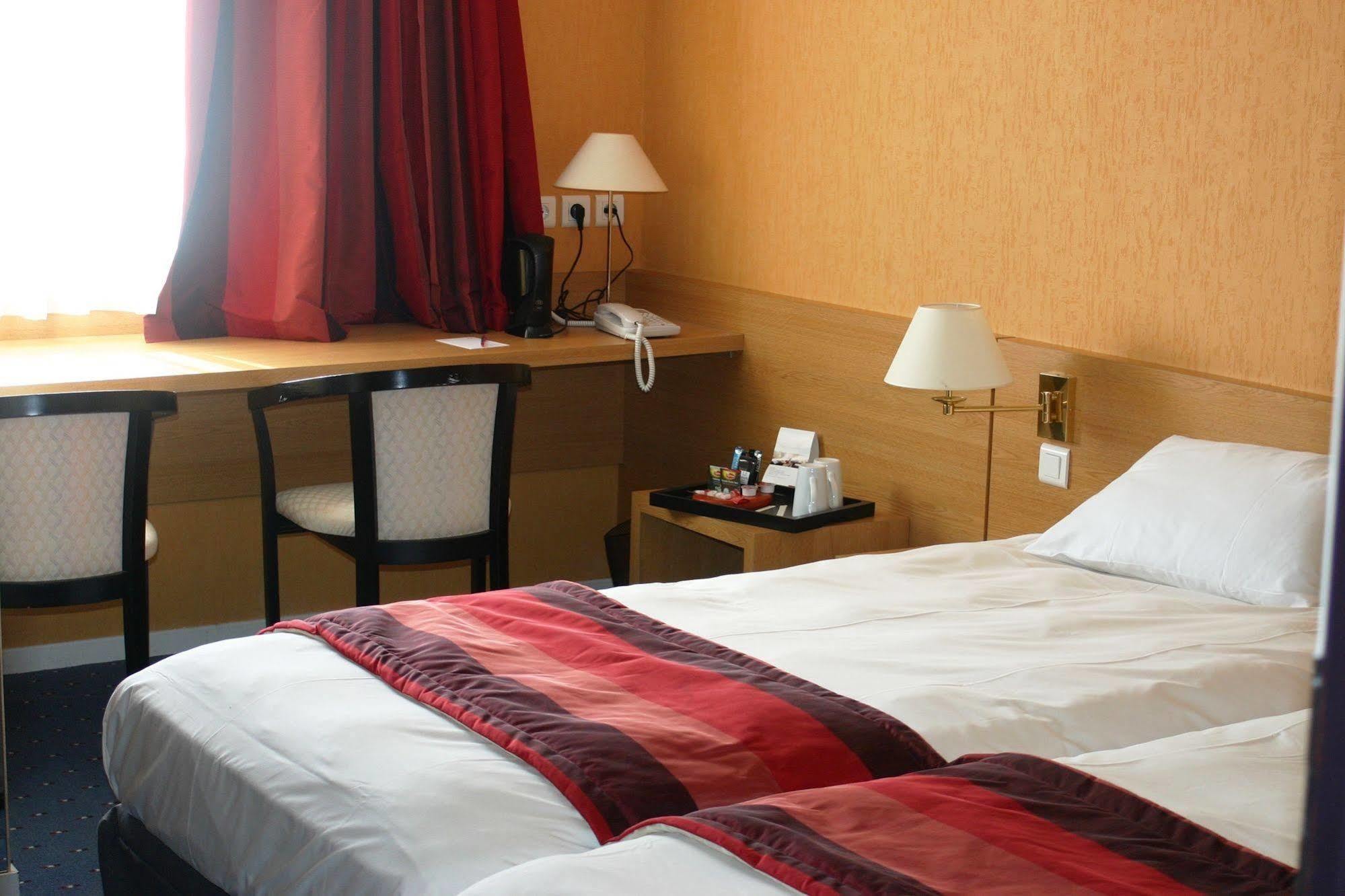 Mercure Hexagone Luxeuil Exteriör bild